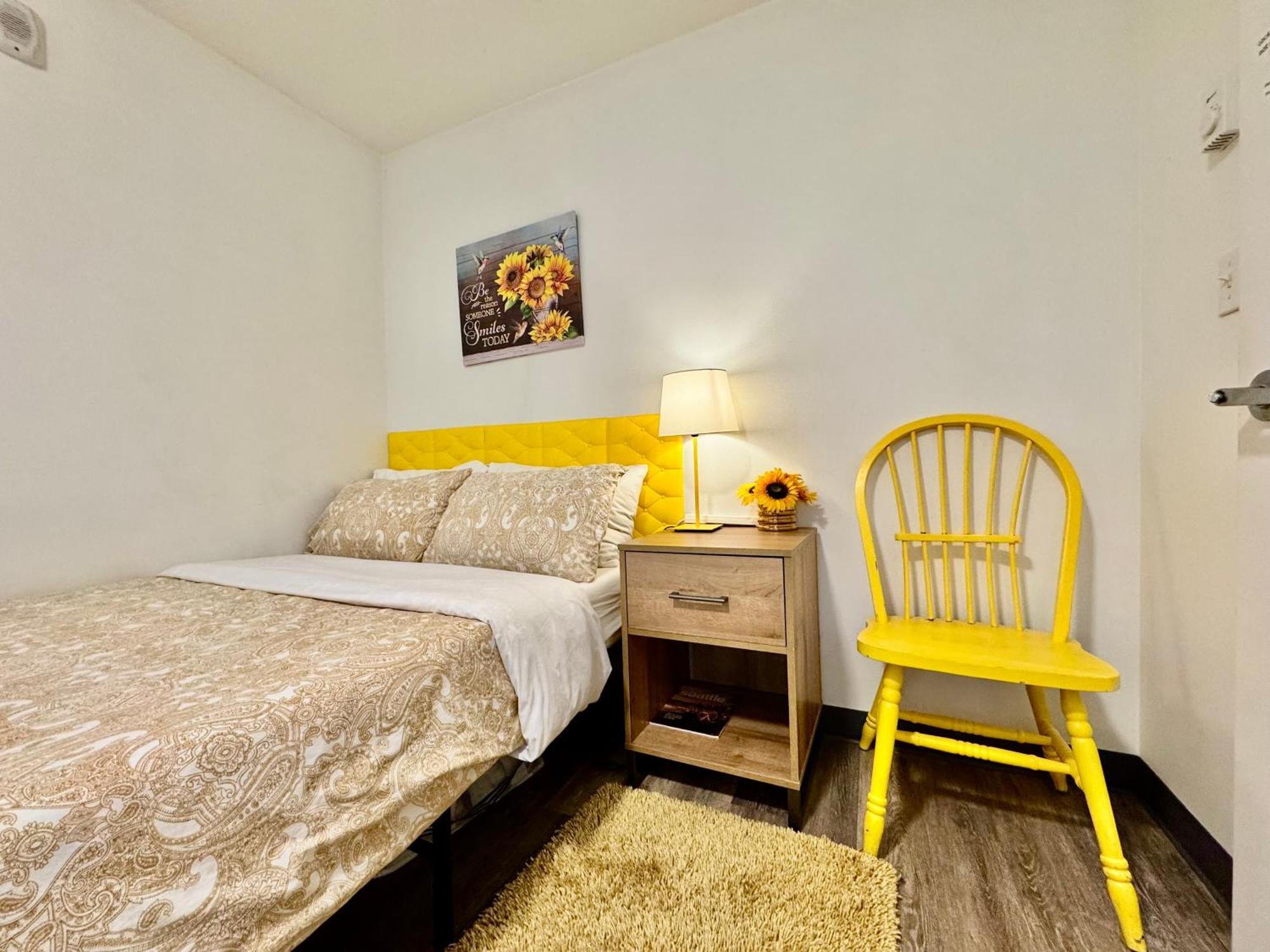 Private Room With Shared Bathroom On The 1St Floor 10 Minutes Walk To University Of Washington سياتل المظهر الخارجي الصورة